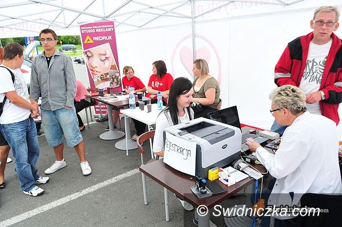 Świdnica: Pod Tesco leje się krew