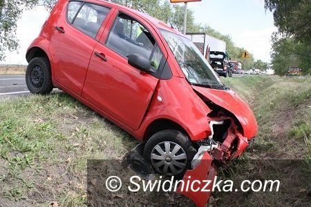 Świdnica/Pszenno: Dwie kobiety i dziecko trafiły do szpitala