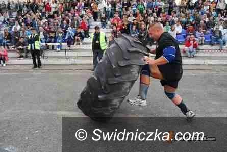 Świdnica: Strongmani 2011: Wojciech Jastrząb nie daje rywalom żadnych szans