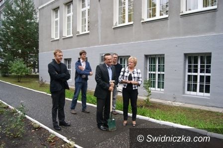 Świdnica: W I LO wyrośnie drzewko przyjaźni