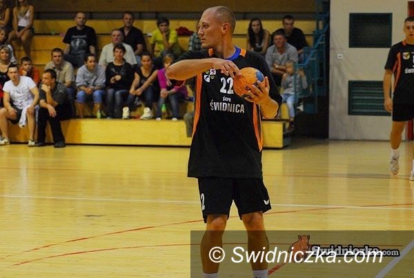 I-liga szczypiornistów: Dwa mecze, dwa zwycięstwa i drugie miejsce w tabeli ŚKPR–u Świdnica