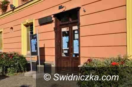 Świdnica: Galeria Fotografii w Świdnicy: Przetarg wygrywa Irena Dębosz