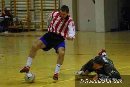 Żarów: Na czele Galacticos Osiek i U18 Żarów