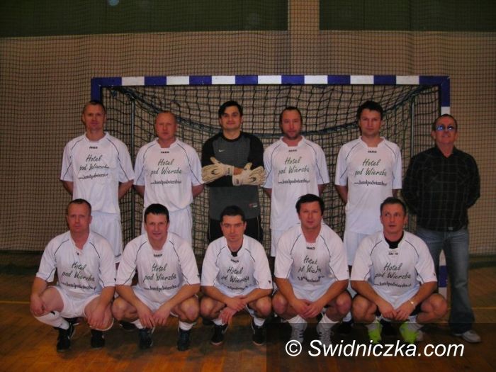 Świdnica: Świdnicka Halówka: Pewne zwycięstwo mistrzów, Żubry gromią rywali!