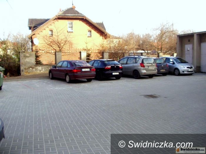 Świdnica: PCPR z windą i parkingiem