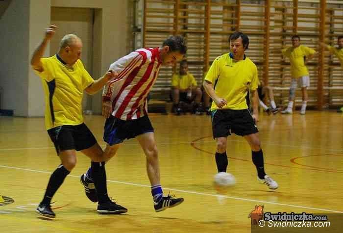 Świdnica: Świdnicka Halówka: Kabaret pokonując Żubrów wskoczył na pozycję wicelidera