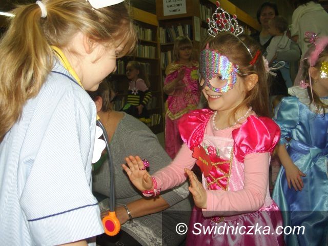 Świdnica: Karnawałowy bal bibliotece