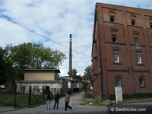Świebodzice: W Świebodzicach zawaliła się hala