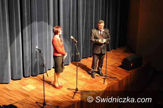 Strzegom: „Blondynki wolą mężczyzn”– Strzegomskie Centrum Kultury
