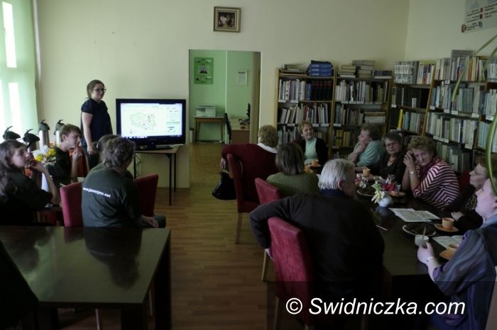 Jaworzyna Śląska: Młodzież uczy starszych w Jaworzynie Śląskiej