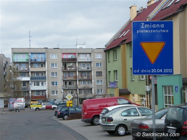 Świebodzice: Zmiana organizacji ruchu na Osiedlu Piastowskim w Świebodzicach