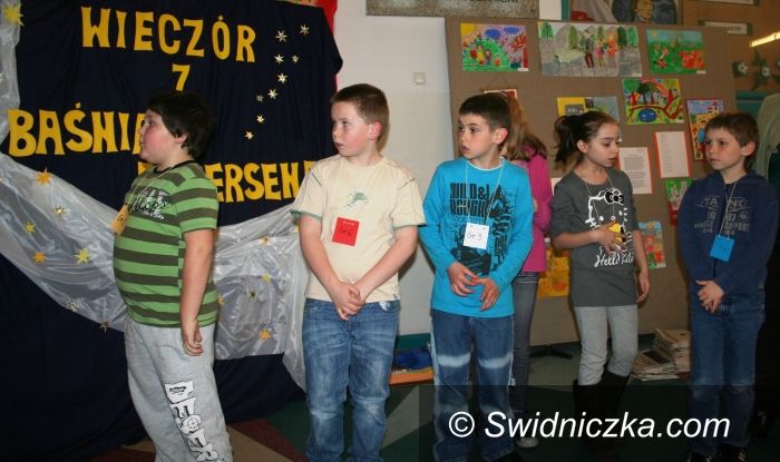 Świdnica: Wieczór z Baśniami Andersena w Szkole Podstawowej nr 1