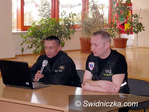 Gmina Żarów: Pogadanka ze strażakami