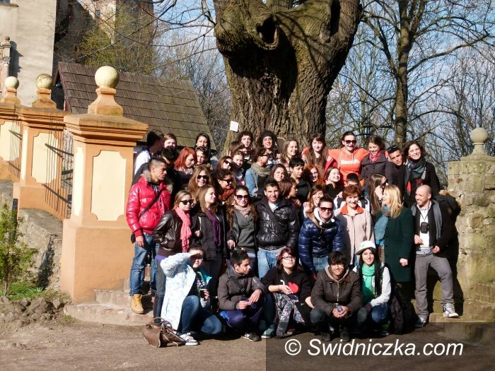 Świdnica: Szkoła z Sardynii w II LO