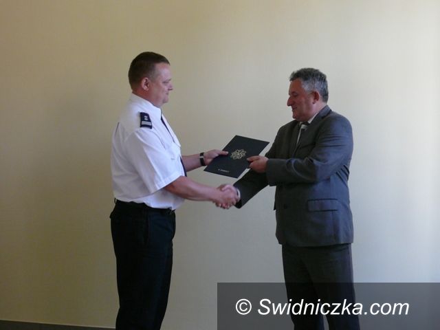 Strzegom: W darze dla policji