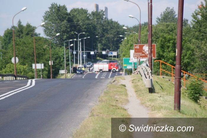 Świdnica: Wypadek 4 aut. Trwa odblokowywanie drogi