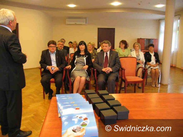 Świdnica: Dyrektorzy szkół i przedszkoli z nominacją