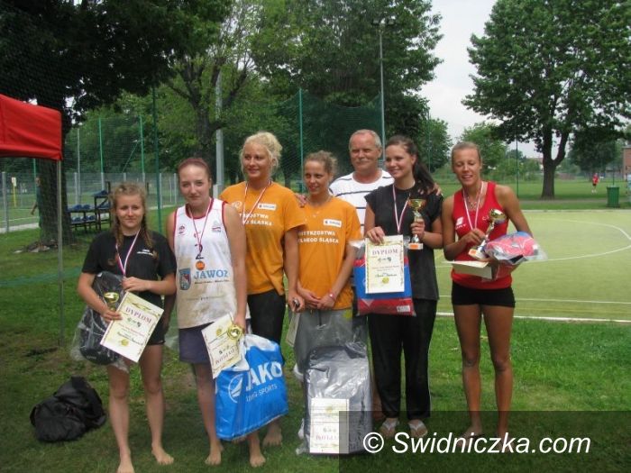 Świdnica: Dziewiętnaście ekip powalczyło na piachu