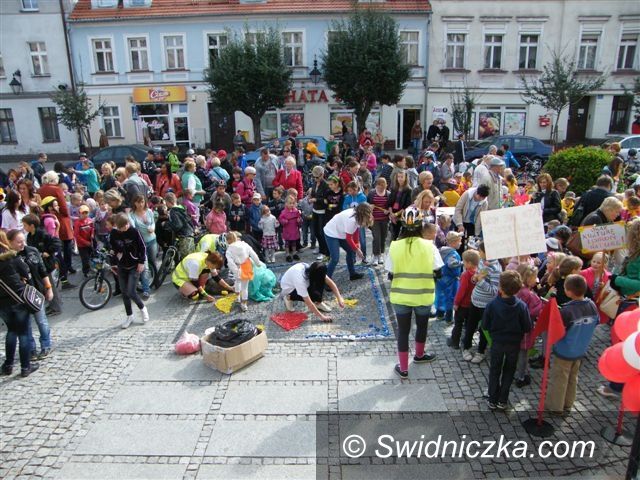 Świebodzice: Bez samochodu można się obejść