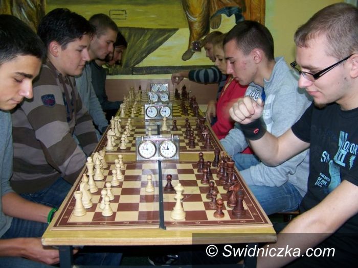 Świdnica: Walczyli o tytuł mistrza I LO