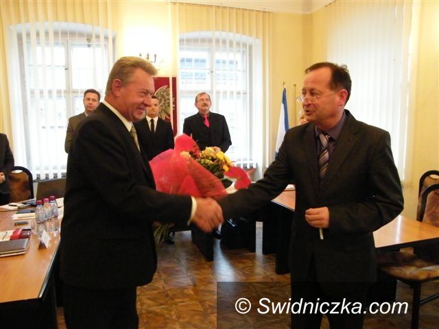 Świebodzice: Brązowy Krzyż Zasługi dla radnego