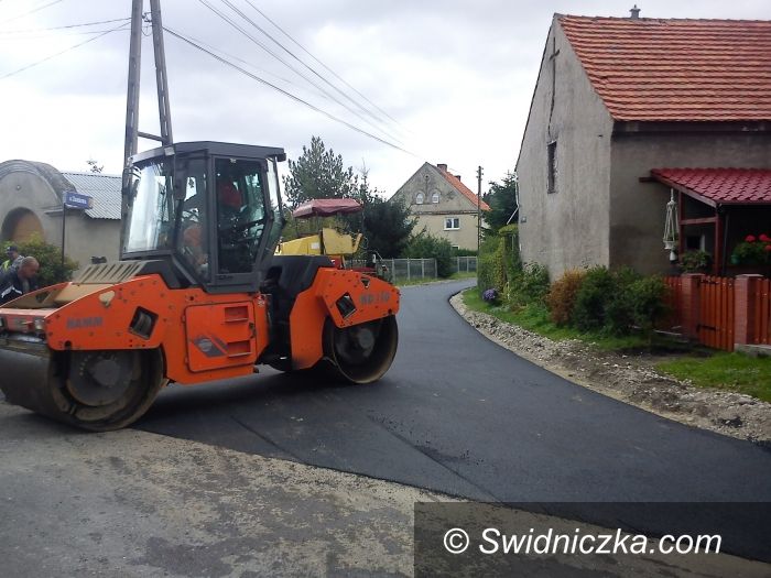Żarów: Standard dróg gminnych coraz lepszy