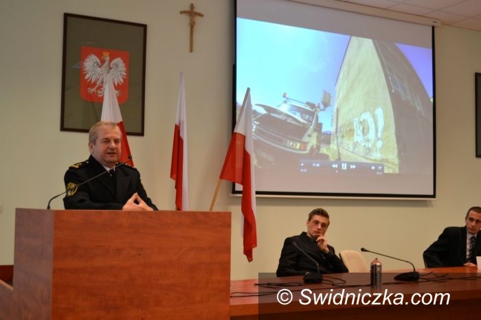 Świdnica: Sesja Młodzieżowej Rady Miasta Świdnicy – temat główny: wandalizm grafficiarski