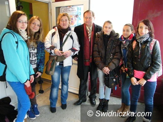 Świebodzice: Na zdrowie! – ruszyły szczepienia przeciwko wirusowi HPV