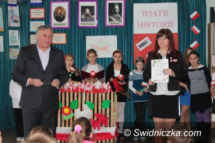 Świdnica: Wiatr historii w SP 315