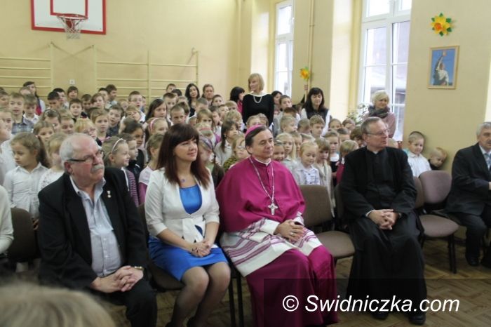 Świdnica: Wizyta biskupa w SP 315