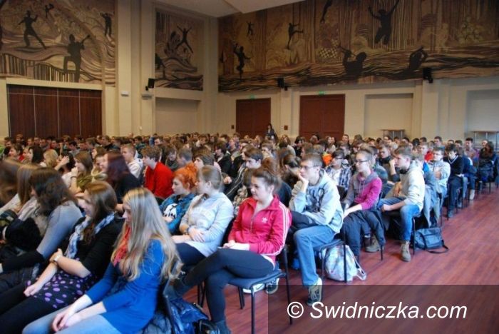 Świdnica: Rockowo o uzależnieniach