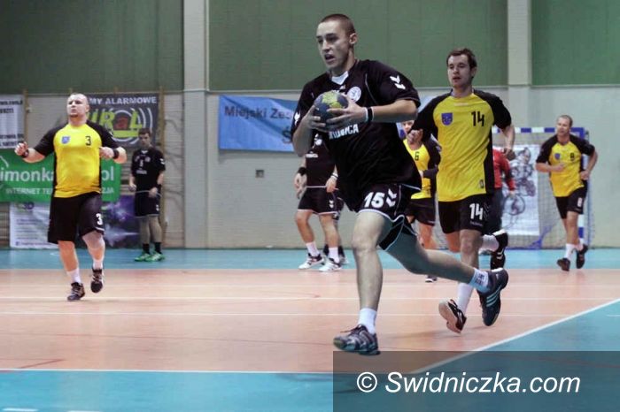 I-liga szczypiornistów: ŚKPR zaaplikował rywalom 37 bramek, pewna wygrana z Olimpią
