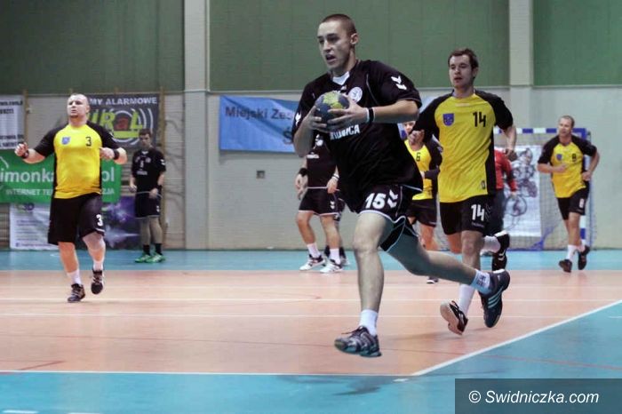 I-liga szczypiornistów: ŚKPR zaaplikował rywalom 37 bramek, pewna wygrana z Olimpią