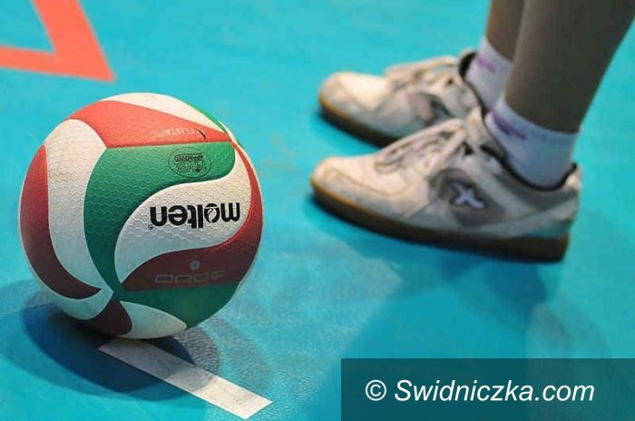 II-liga siatkarek: Po zwycięstwie z Lublińcem, MKS w czołowej czwórce