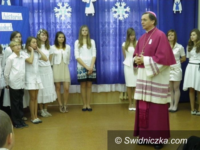 Świdnica: Wizyta duszpasterska w Gimnazjum nr 3