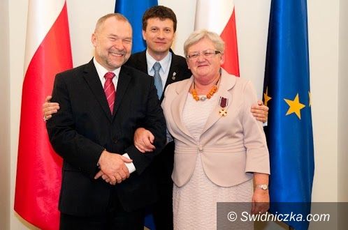 Warszawa: Odznaczona Złotym Krzyżem Zasługi