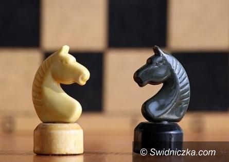 Żarów, Kamienna Góra: Rywalizacja przy szachownicy