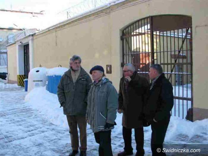 Świdnica/Kraj: Internowani w świdnickim areszcie