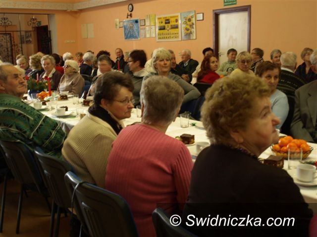 Świebodzice: Wigilijne serdeczności u seniorów