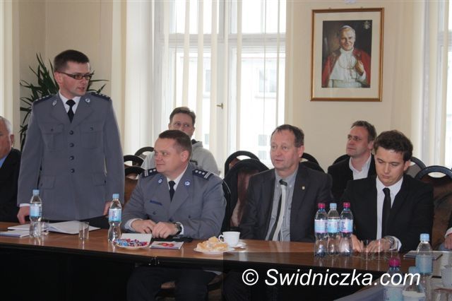 Świebodzice: Policja pokazała słupki