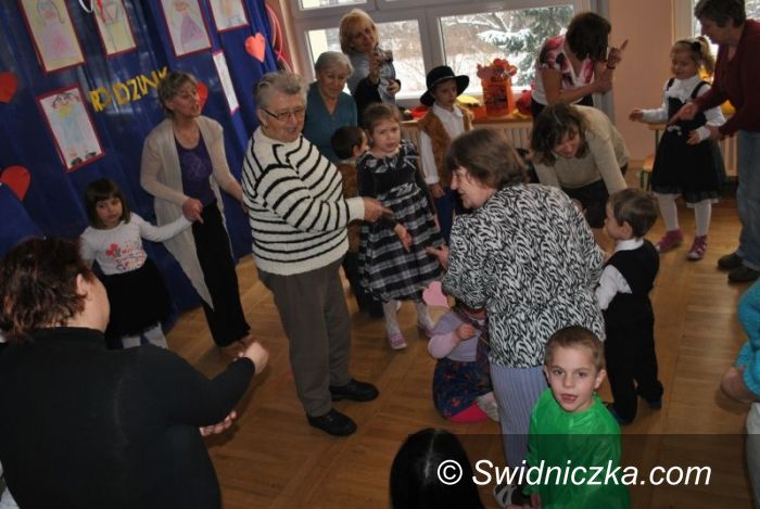 Świdnica: Wyjątkowy Dzień Babci i Dziadka w „Słoneczku”