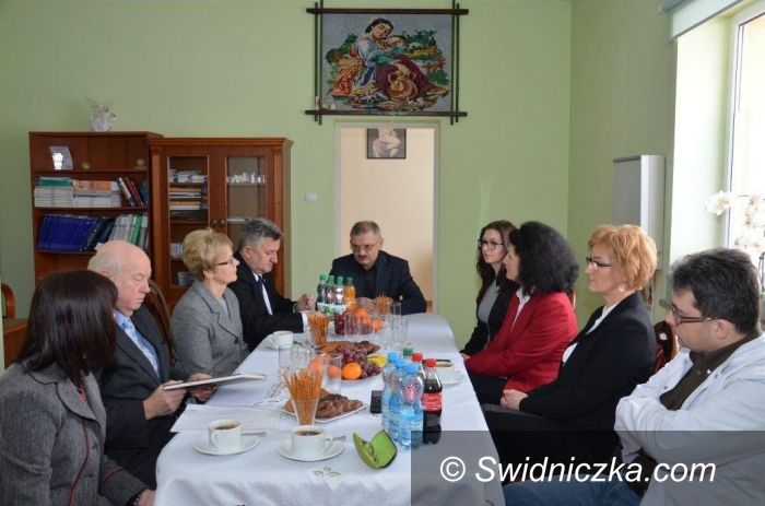 Gmina Strzegom: Karetka z lekarzem jest niezbędna w gminie Strzegom