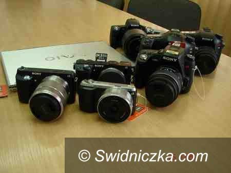 Wrocław/Świebodzice: Zatrzymany za kradzież aparatu fotograficznego i laptopa
