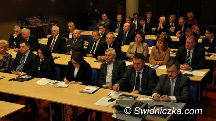 Dzierżoniów: Sudecki Konwent o oświacie i zmianach w gospodarce odpadami