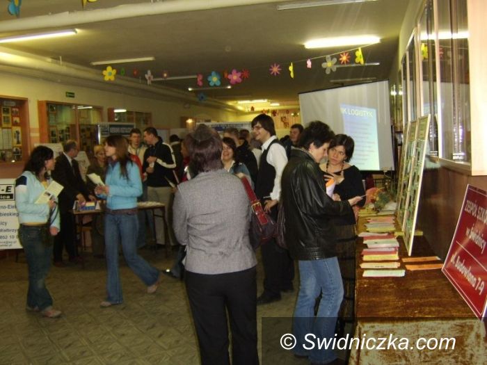 Świebodzice: Zapraszamy młodzież na Targi Edukacyjne