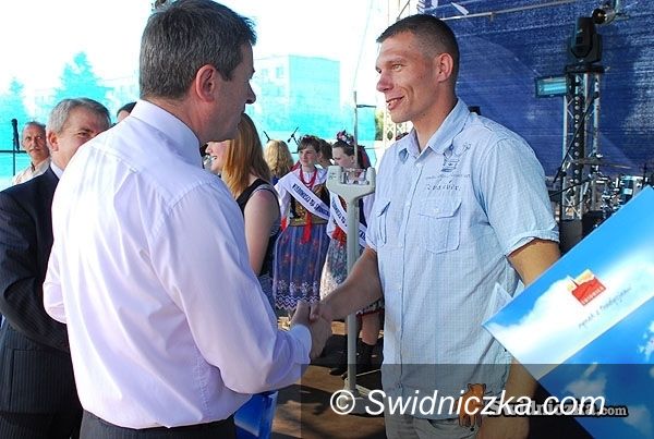 Częstochowa: Udany debiut na zawodowym ringu świdnickiego boksera
