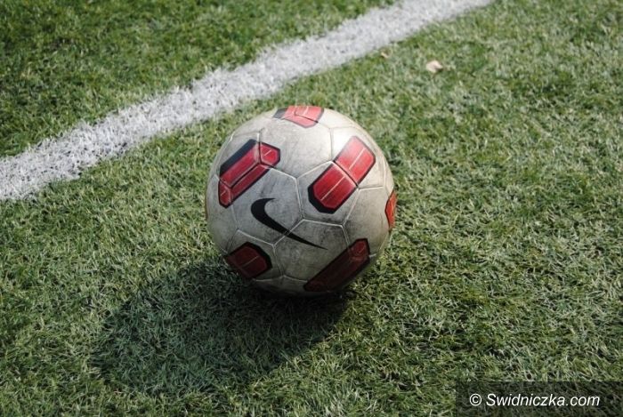 IV-liga piłkarska: Sokół ustrzelony, AKS odniósł pewną wygraną