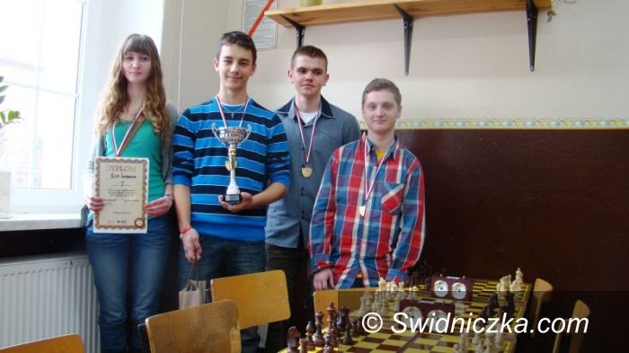 Świdnica: Zawodnicy z II LO w Świdnicy zagrają w dolnośląskim finale