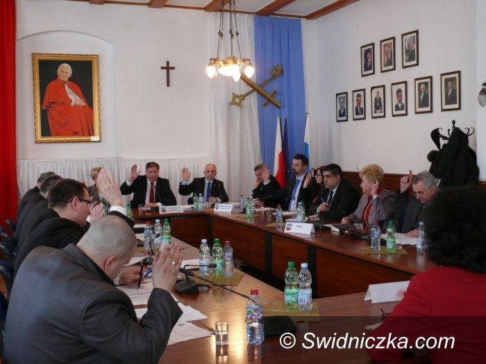 Strzegom: Strzegomscy radni obradowali na przedświątecznej sesji