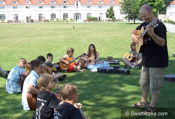 Krzyżowa: Wakacje z gitarą w Krzyżowej